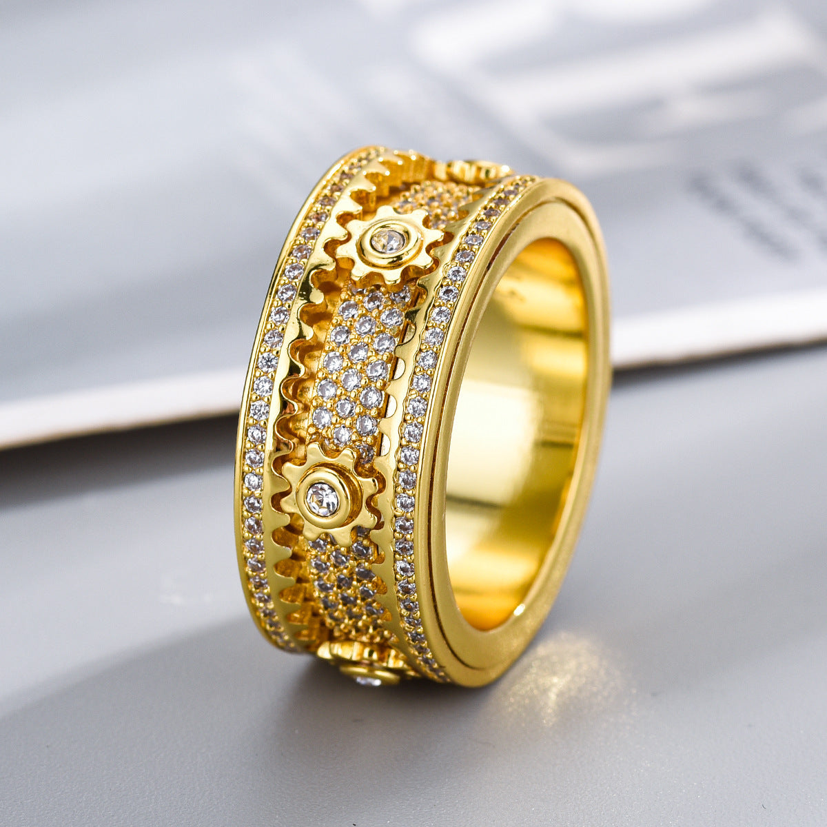 HeartGlow™ Rotating Starry Ring