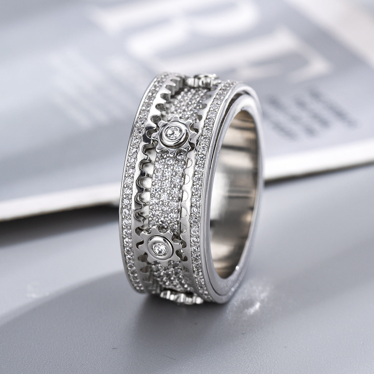 HeartGlow™ Rotating Starry Ring