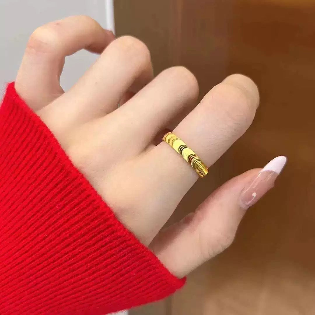 Crystal Cat Eyes Ring