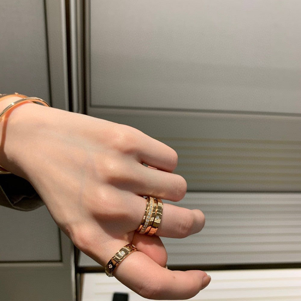 Cosmic Axis Ring