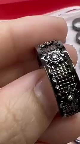 Less Diamonds Mechanical Ring